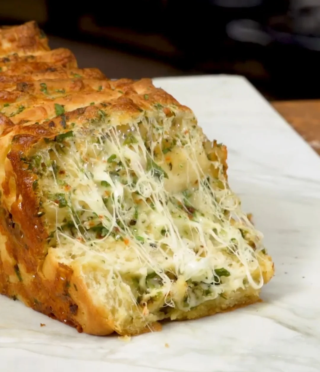 fluffy-tangzhong-garlic-bread-recipe